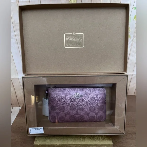 NWT Coach Boxed Corner Zip Wristlet in Signature Canvas w/Charms - Picture 4 of 9